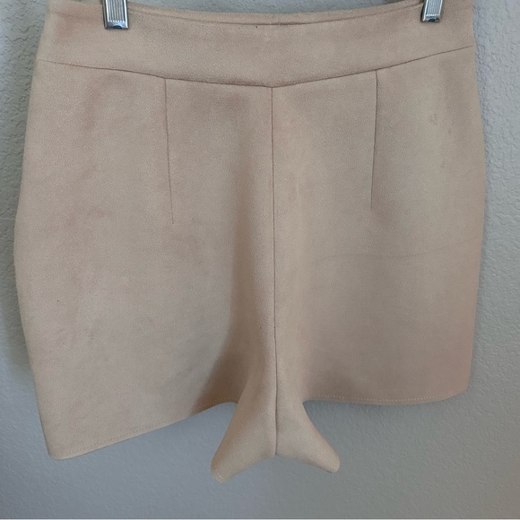 ZARA | Beige Faux Suede High Waisted Shorts (M) - Picture 7 of 8